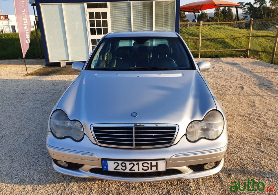2001' Mercedes-Benz C-32 photo #2