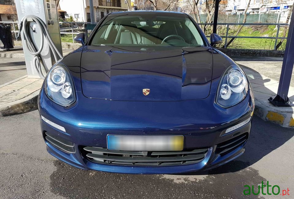 2013' Porsche Panamera photo #3