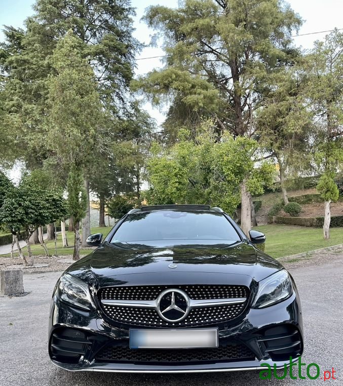 2019' Mercedes-Benz C 300 De Amg Line photo #2