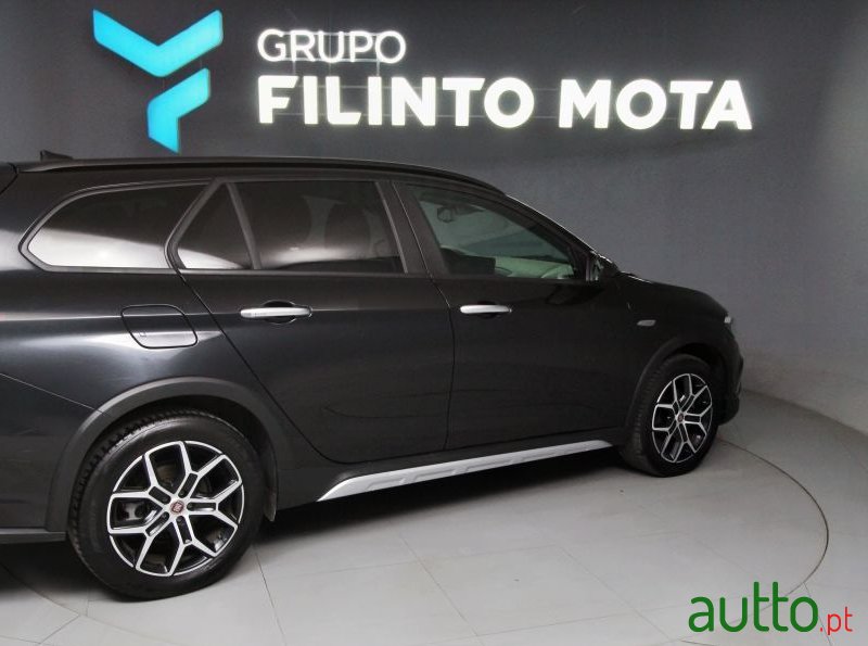 2023' Fiat Tipo Station Wagon photo #2