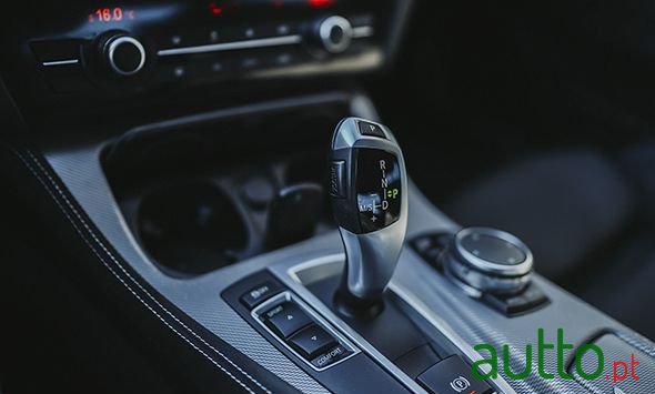 2016' BMW 520 photo #5