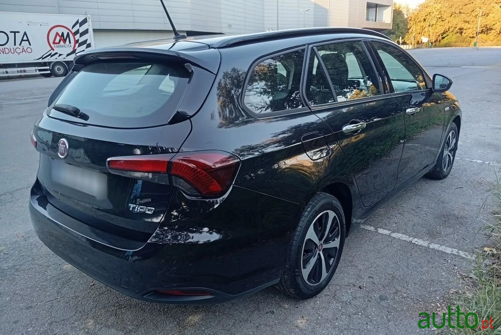 2018' Fiat Tipo Station Wagon photo #5