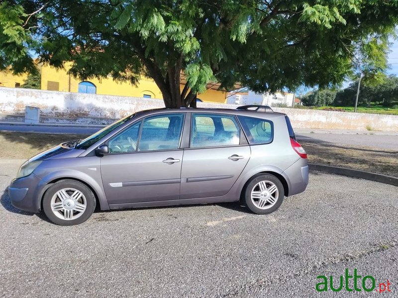 2005' Renault Grand Scenic photo #5