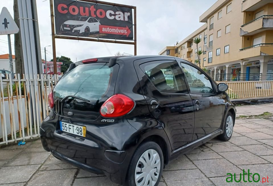 2008' Toyota Aygo photo #2