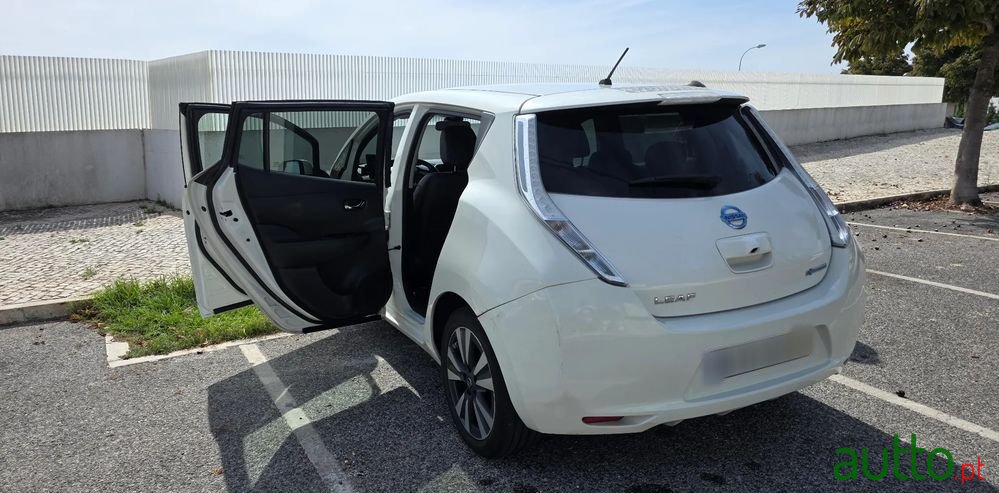 2015' Nissan Leaf Tekna photo #3