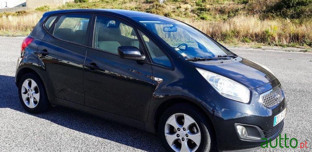 2010' Kia Venga photo #1