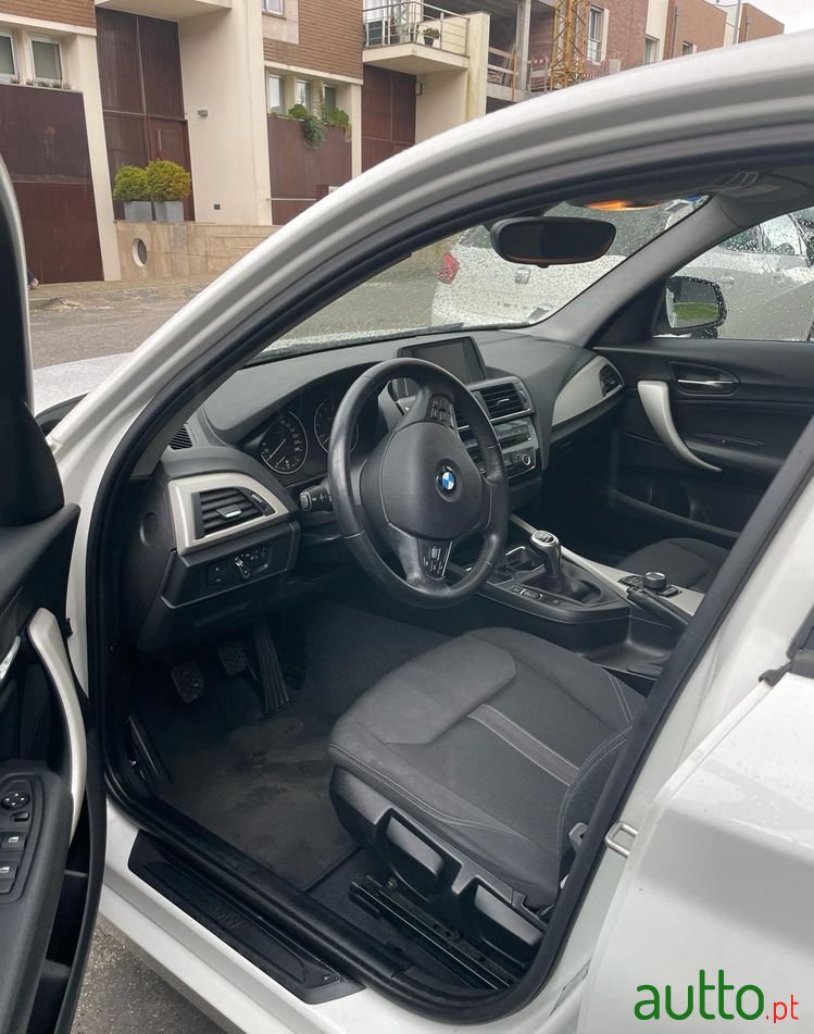 2015' BMW 116 I Advantage photo #3