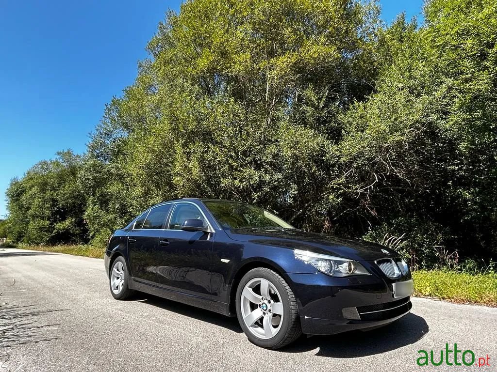 2009' BMW 520 photo #5