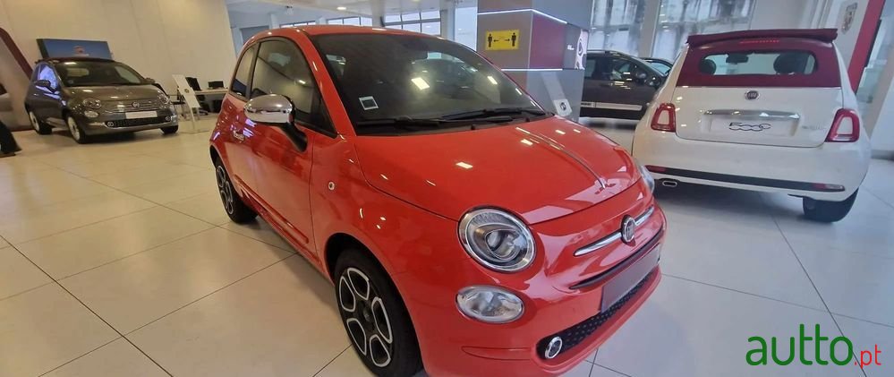 2022' Fiat 500 1.0 Hybrid Club photo #2
