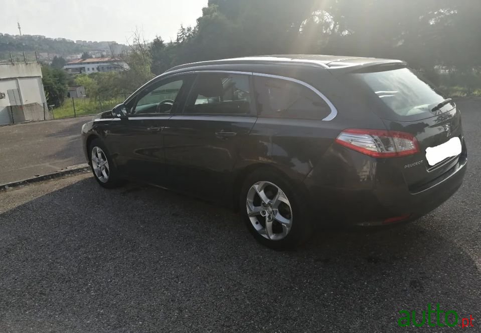 2011' Peugeot 508 Sw photo #1