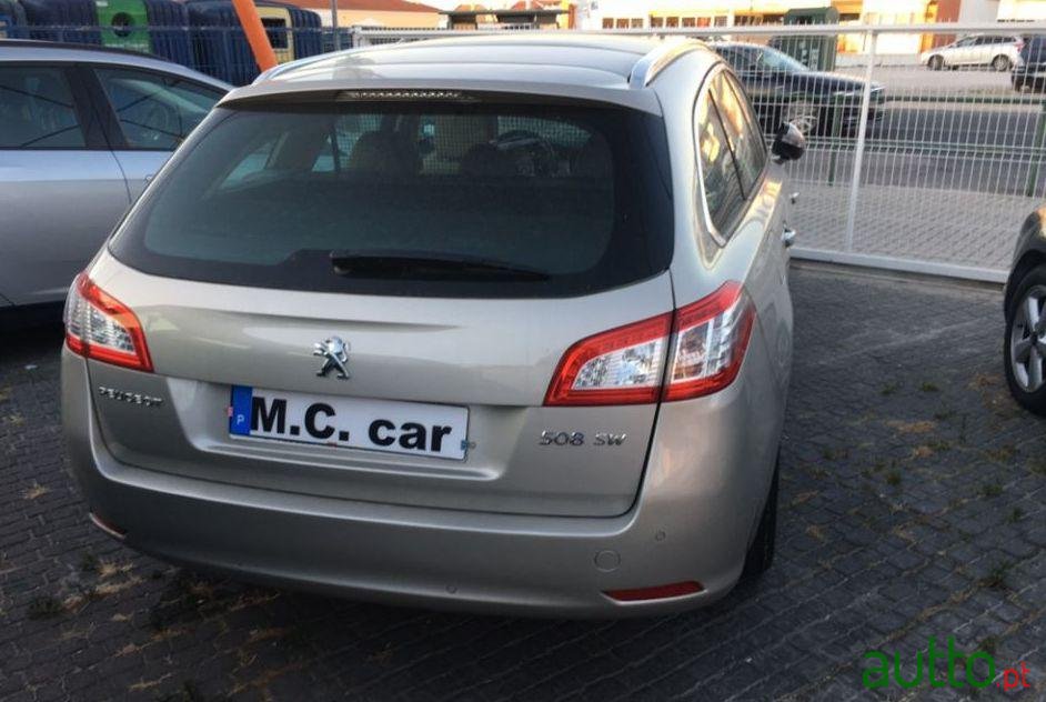 2012' Peugeot 508 Sw photo #2