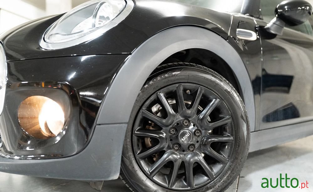 2014' MINI Cooper 3 Portas photo #3