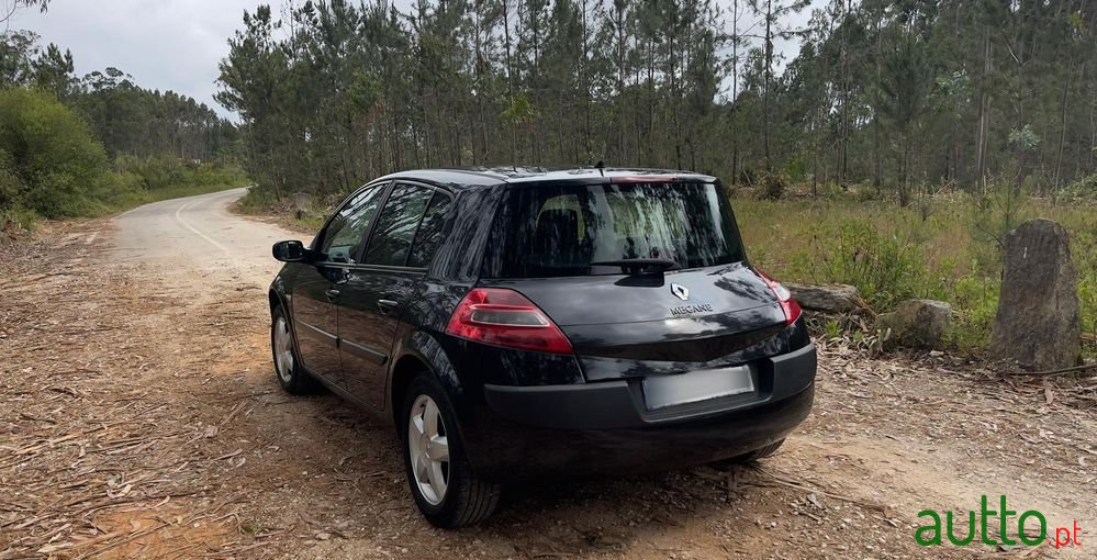 2008' Renault Megane photo #1