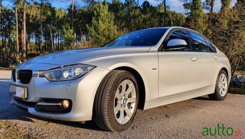 2013' BMW 320 Auto Sport Line photo #3