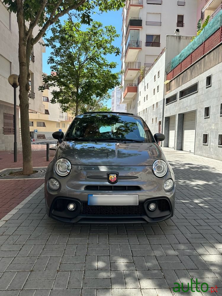 2017' Fiat 595 Abarth photo #2