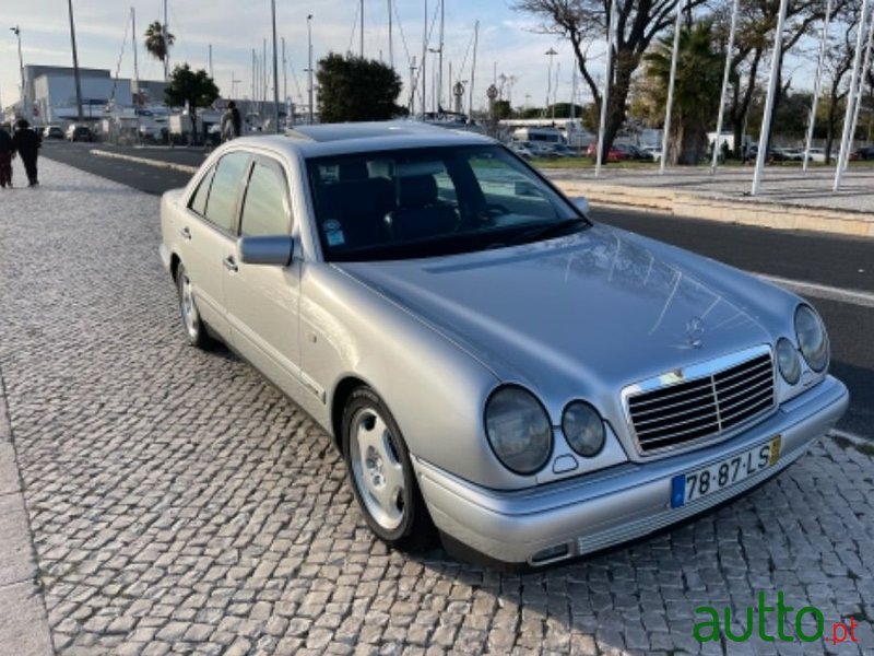 1998' Mercedes-Benz E-300 photo #4