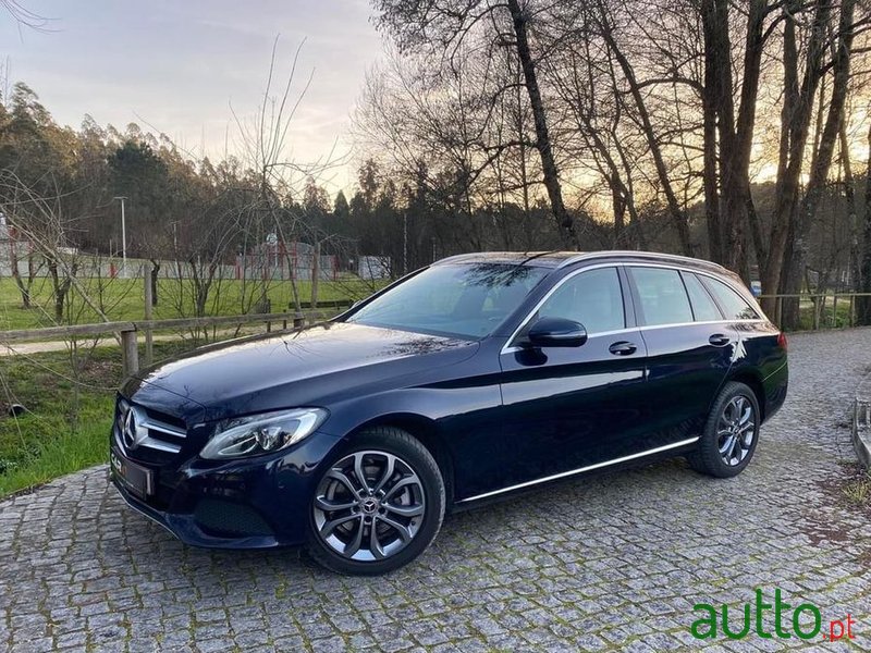 2018' Mercedes-Benz Classe C photo #2