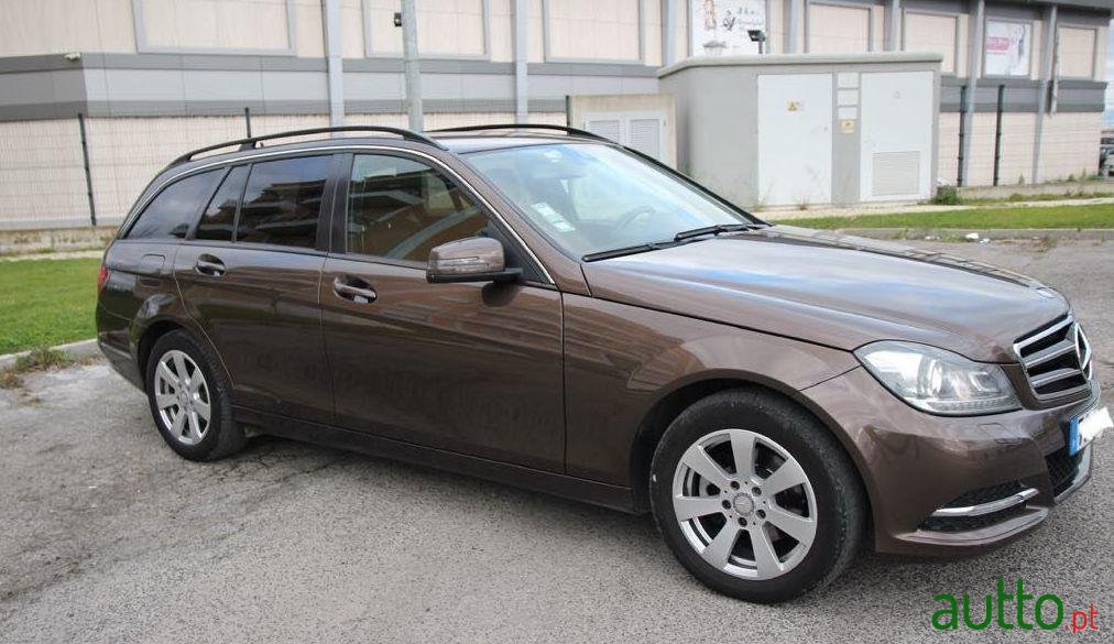 2012' Mercedes-Benz C-200 photo #2