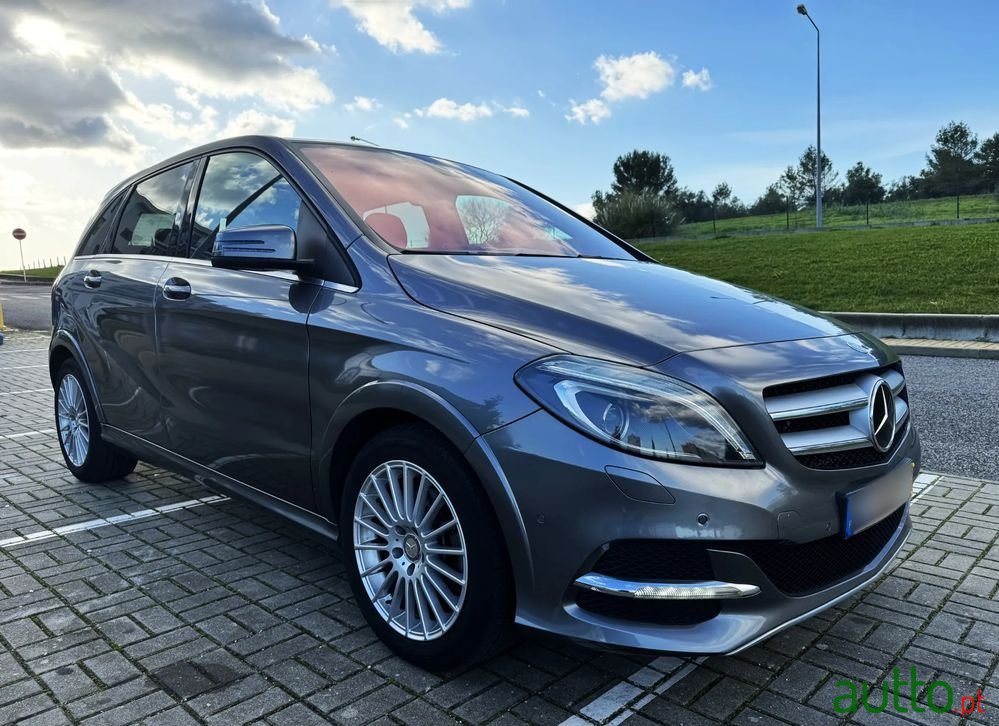 2015' Mercedes-Benz Classe B photo #4