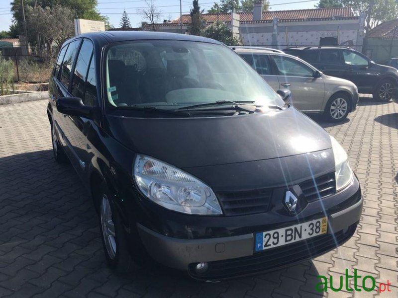 2006' Renault Grand Scenic photo #1