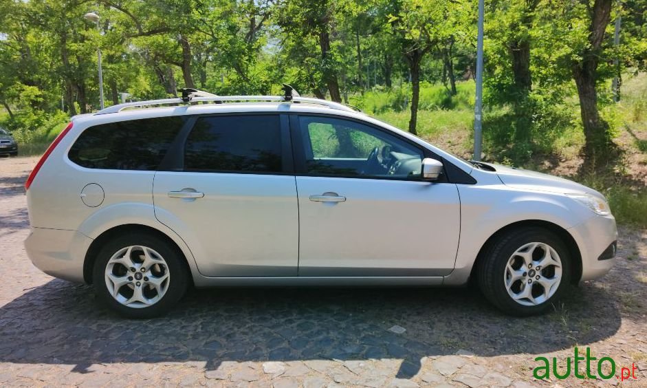 2011' Ford Focus Sw photo #5