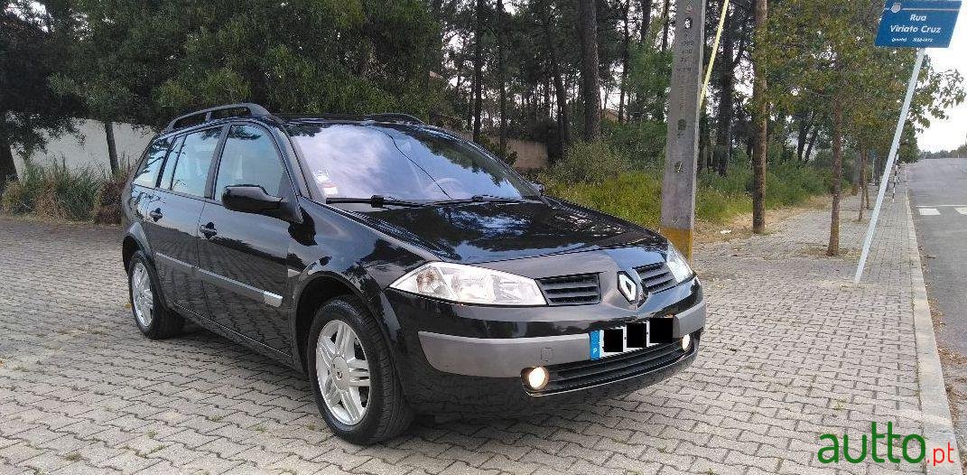 2004' Renault Megane Break photo #1