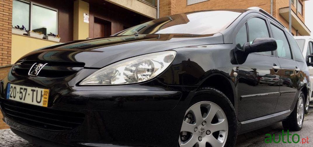 2002' Peugeot 307 Sw photo #2