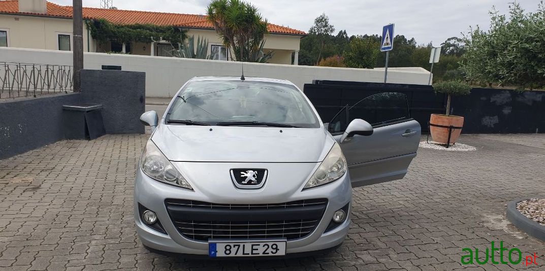 2010' Peugeot 207 photo #3