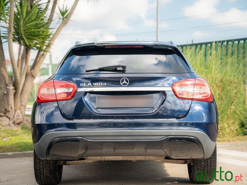 2018' Mercedes-Benz Classe Gla D Style photo #4
