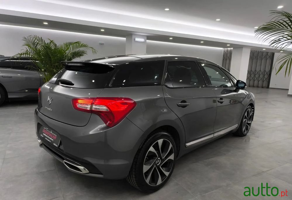 2013' Citroen DS5 photo #5