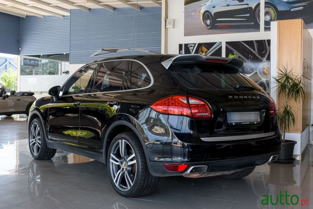 2014' Porsche Cayenne photo #5