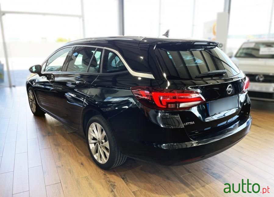 2018' Opel Astra Sports Tourer photo #3