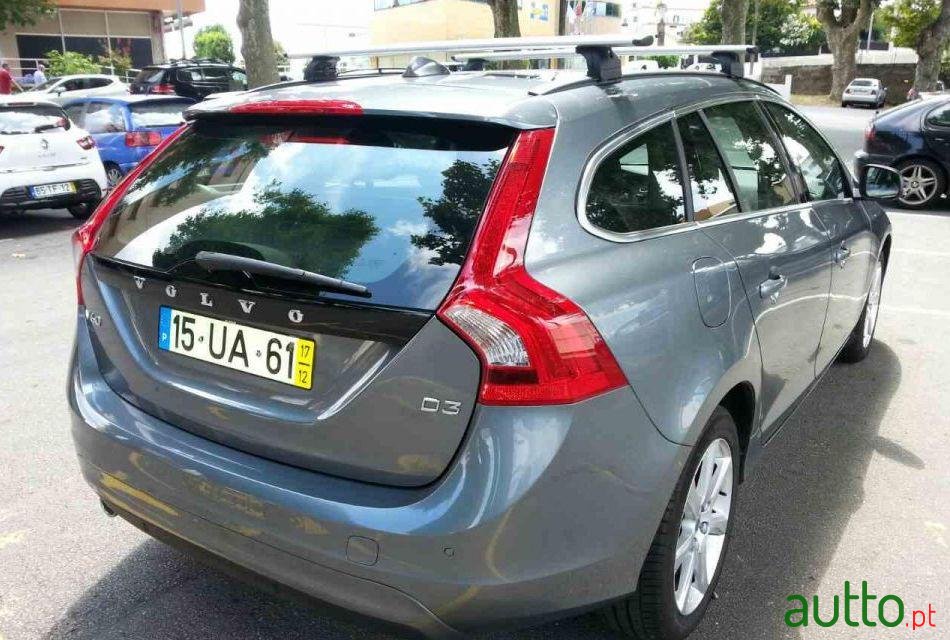 2017' Volvo V60 photo #3