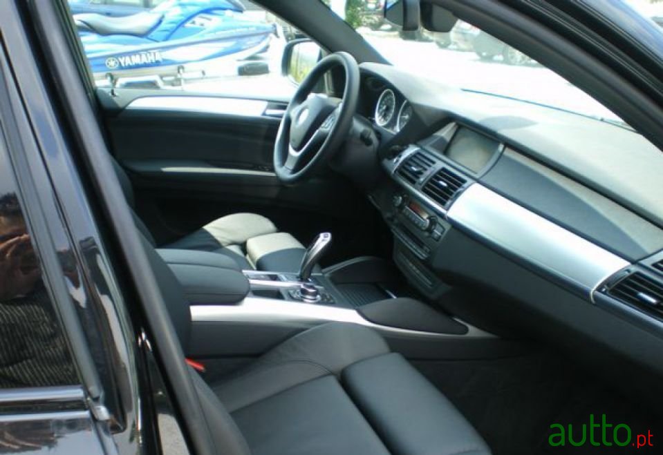 2010' BMW X6 photo #6