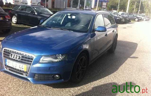 2011' Audi A4 Avant photo #1