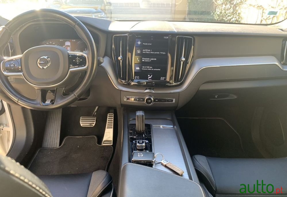 2020' Volvo Xc 60 photo #3