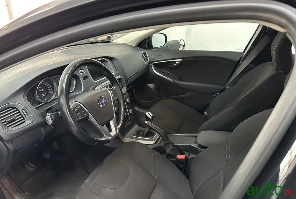2015' Volvo V40 1.6 D2 Eco Kinetic photo #5