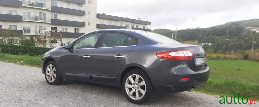 2013' Renault Megane Sport Tourer photo #1