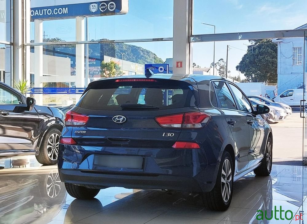 2020' Hyundai i30 1.6 Crdi Style photo #2