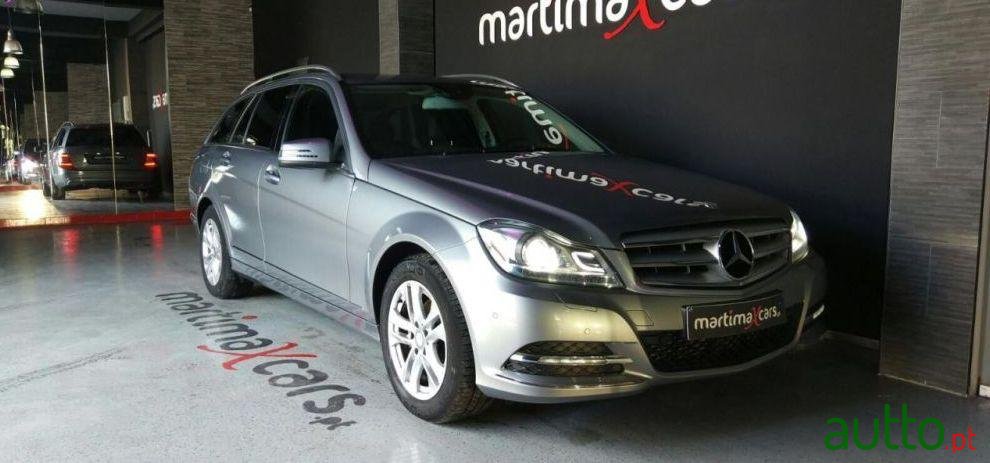 2013' Mercedes-Benz C 220 photo #2