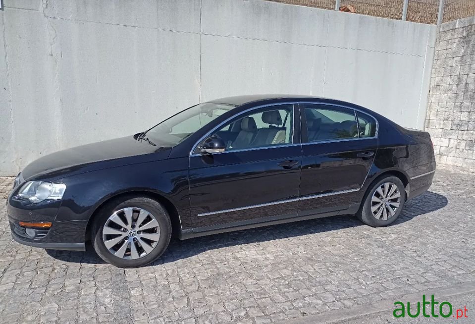 2008' Volkswagen Passat photo #1