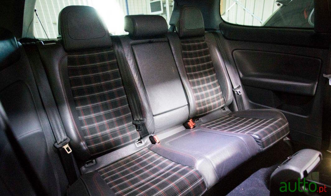 2007' Volkswagen Golf Gti Edtion 30 photo #1