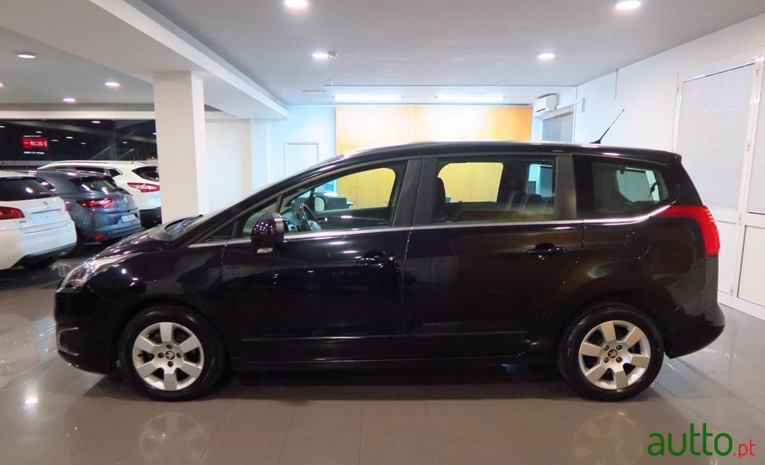 2014' Peugeot 5008 photo #4