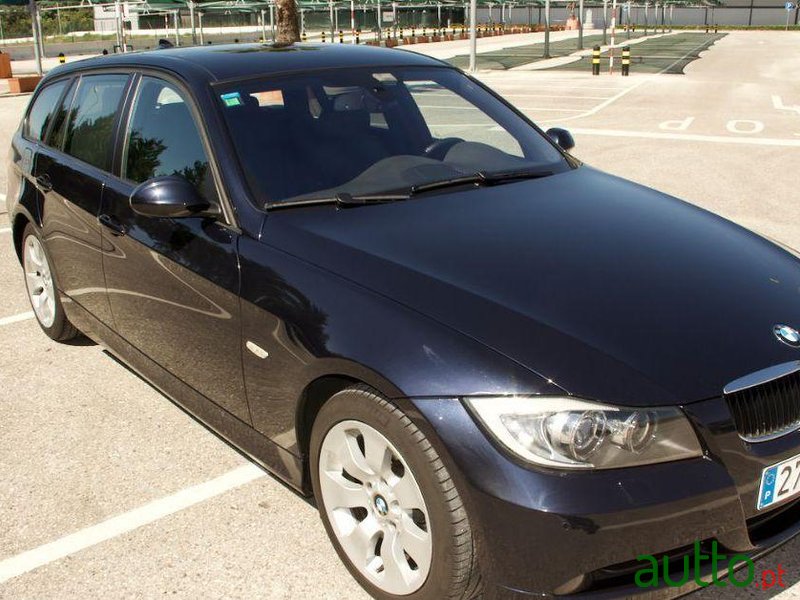2008' BMW 318 photo #3