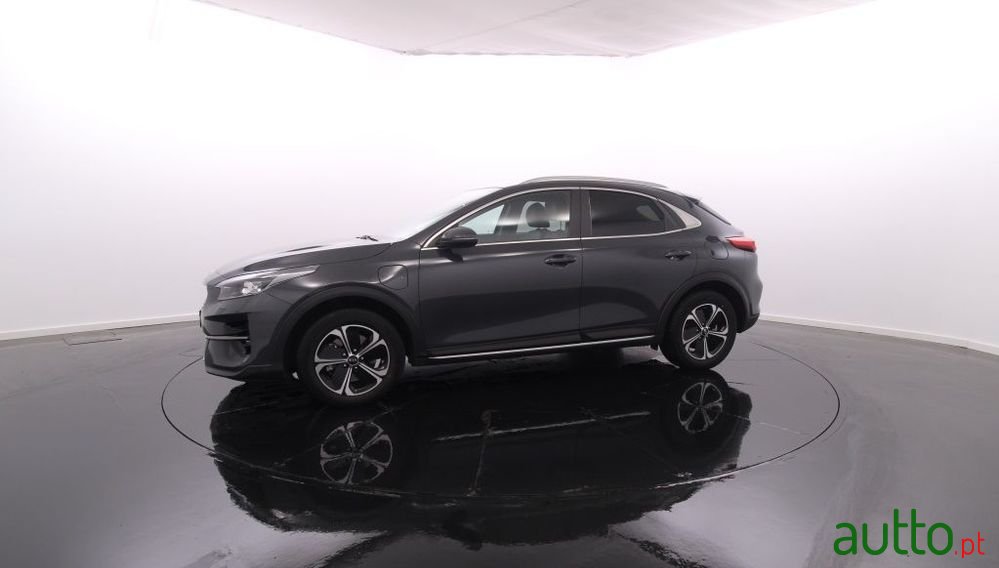 2021' Kia XCeed photo #2