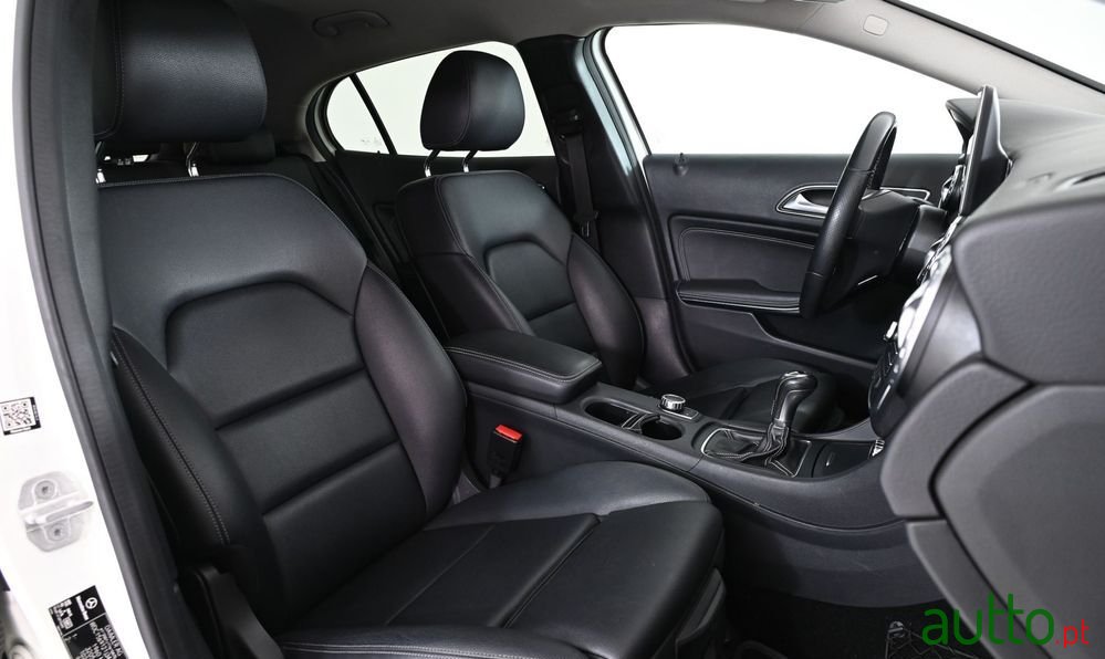 2017' Mercedes-Benz Classe Gla D Amg Line photo #3