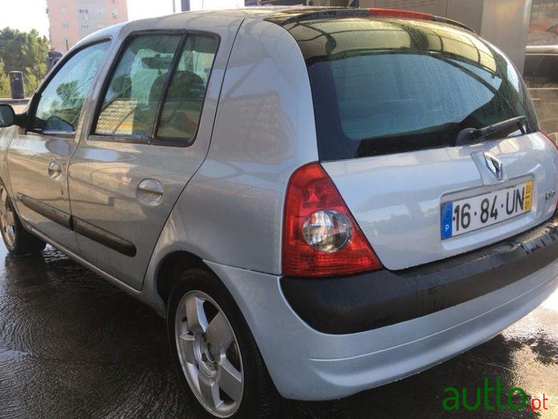 2003' Renault Clio 1.4 Ac photo #2