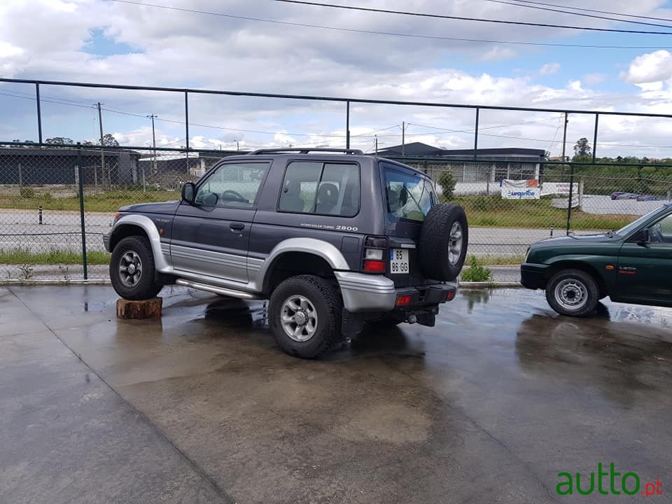 1996' Mitsubishi Pajero GLS photo #2