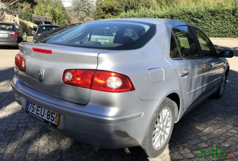 2007' Renault Laguna 2.0 Dci Initiale photo #2