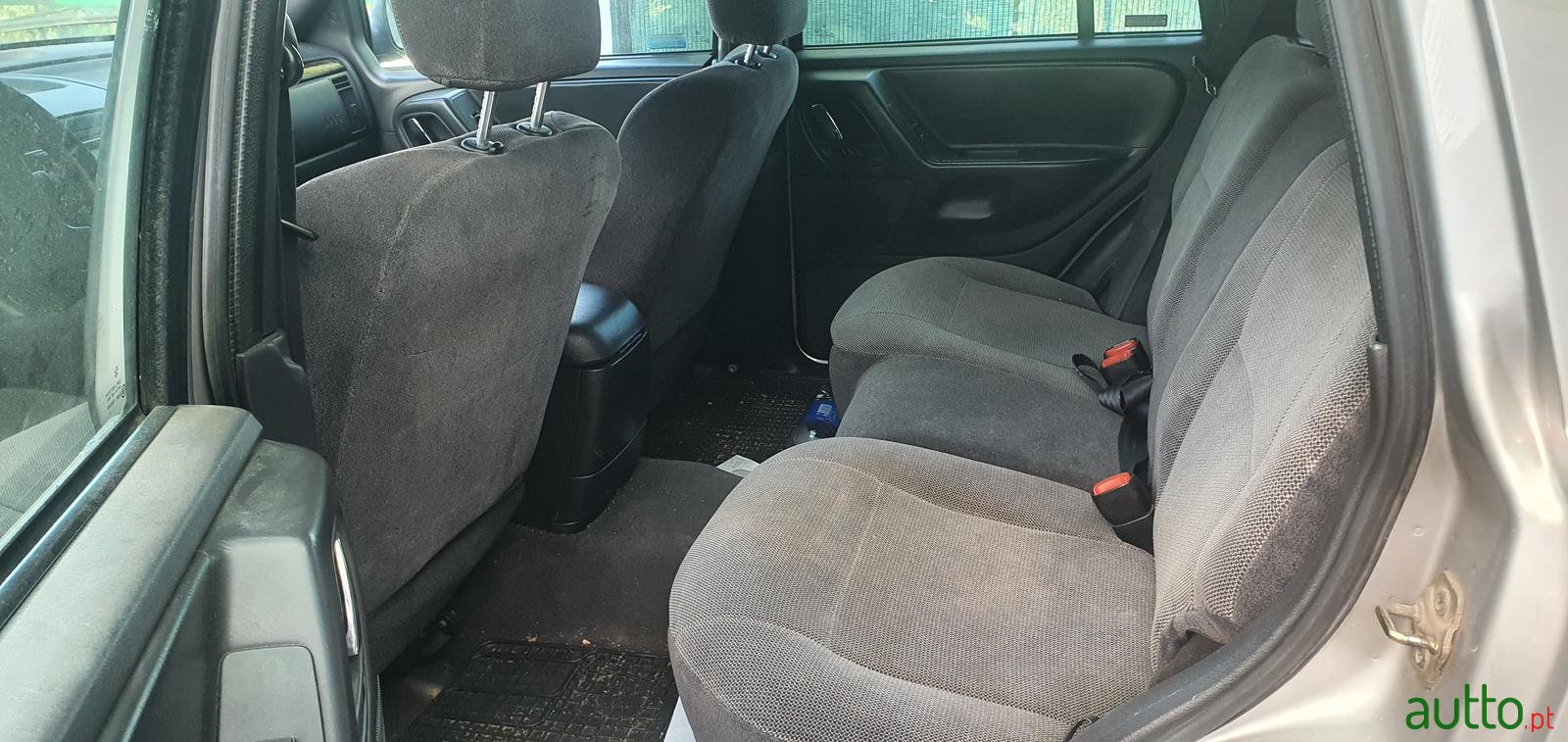 2000' Jeep Grand Cherokee photo #4